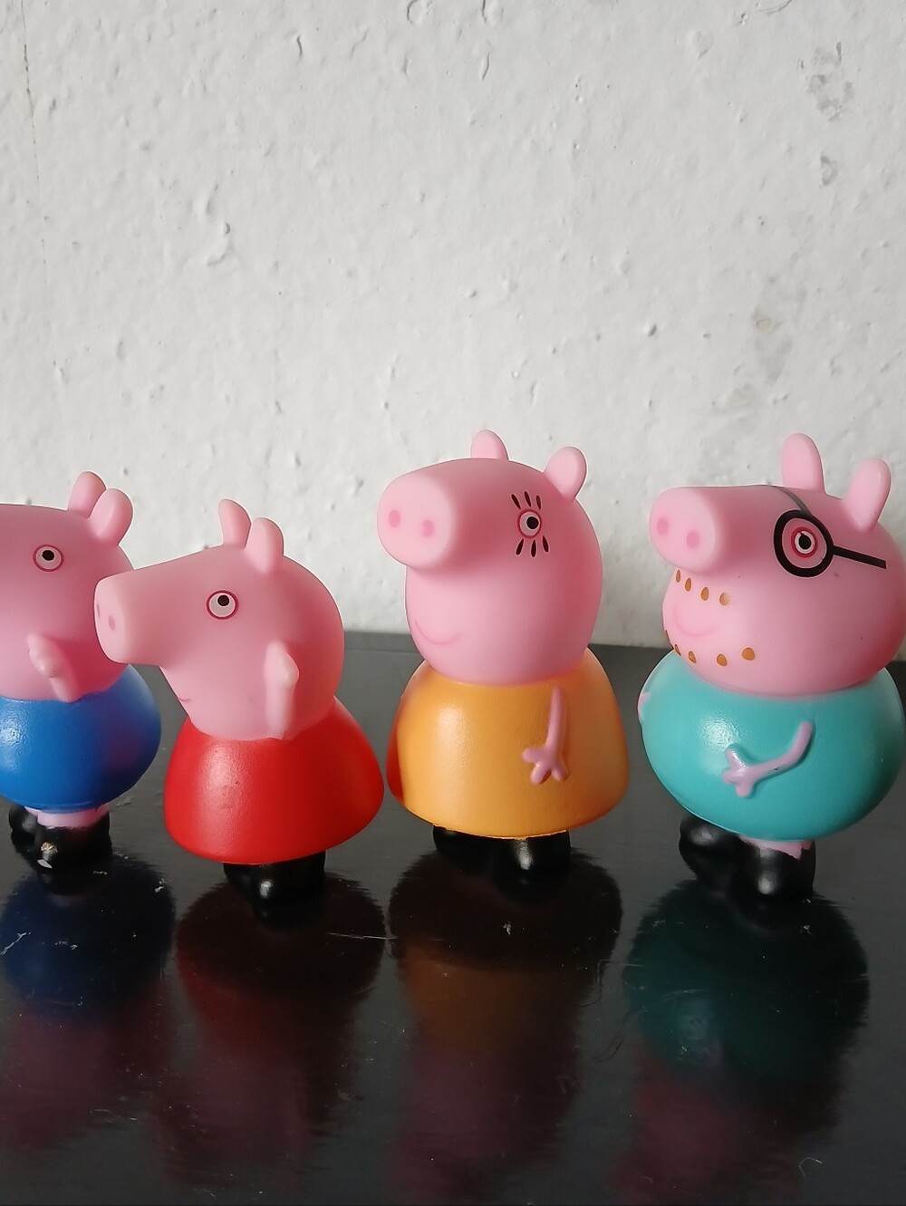 Peppa Pig Family Figures Set - Pink Heads with Red, Blue, Yellow, Teal Outfits